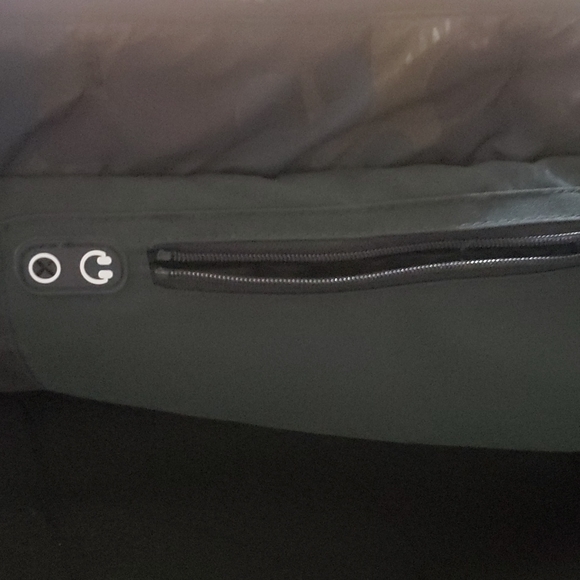 Guess Winter Jacket - Picture 7 of 8